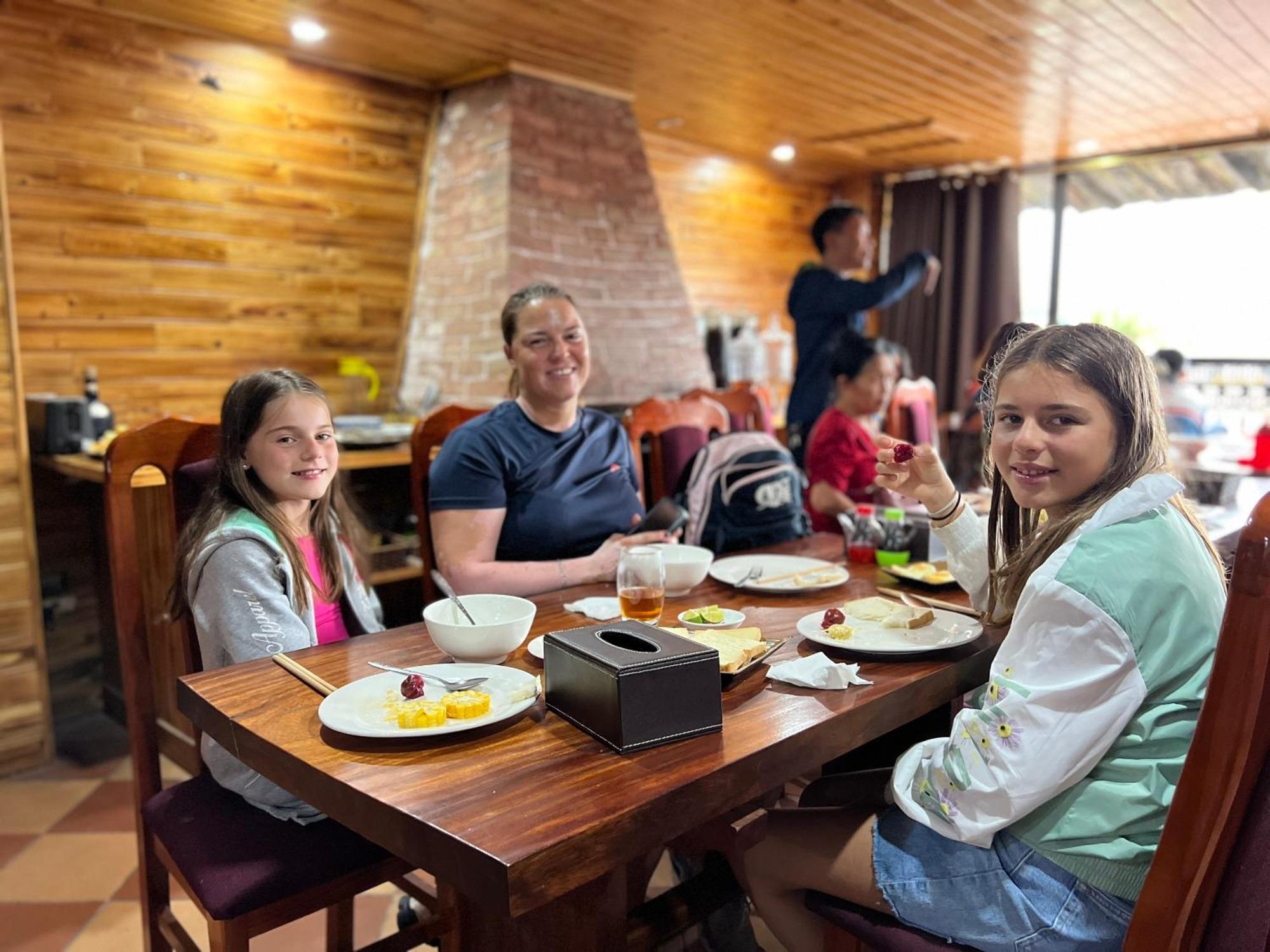 Sapa Full House Hotel Экстерьер фото